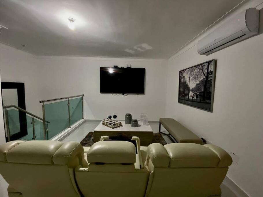 Appartamento Spectacular Penthouse With Private Jacuzzi Terrace Santiago De Los Caballeros Esterno foto